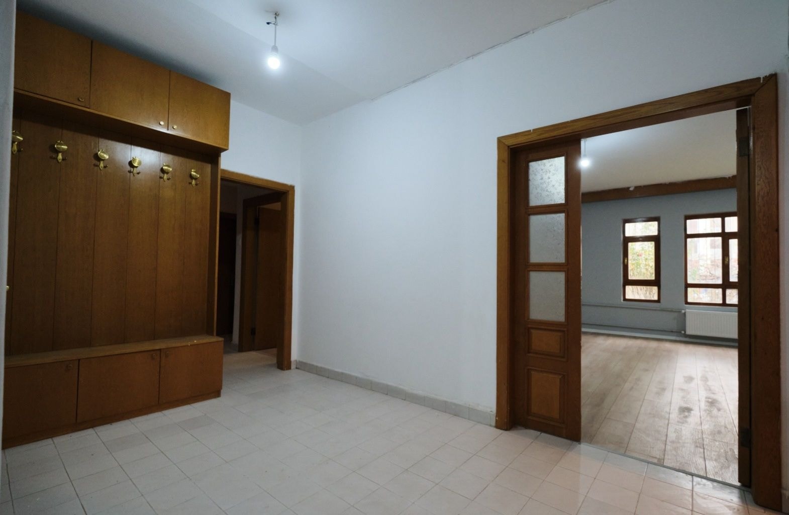 YUKARI BAHÇELİEVLER'DE SATILIK 3+1 DAİRE — 24