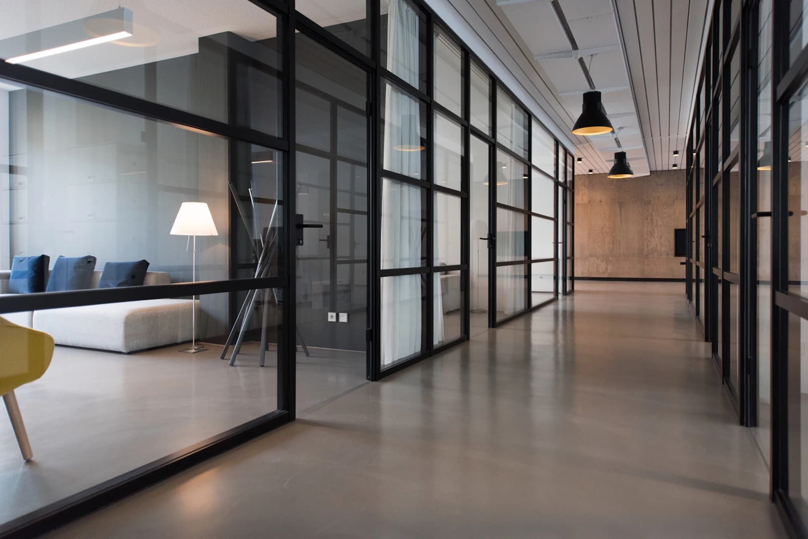 Trio Partners danışmanları çalışırken